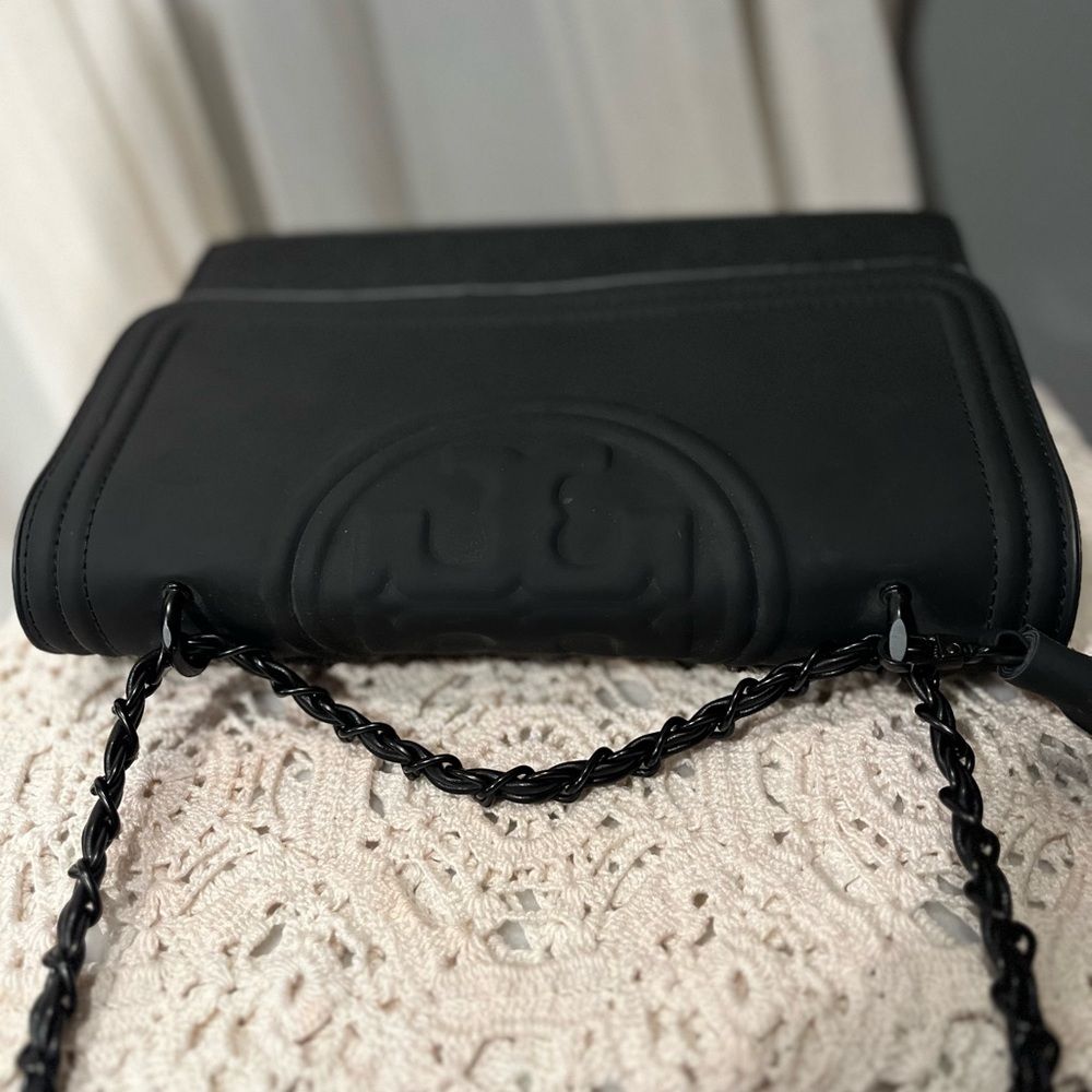 Black Quilted Crossbody Tory Burch bag - Picture 10 of 11